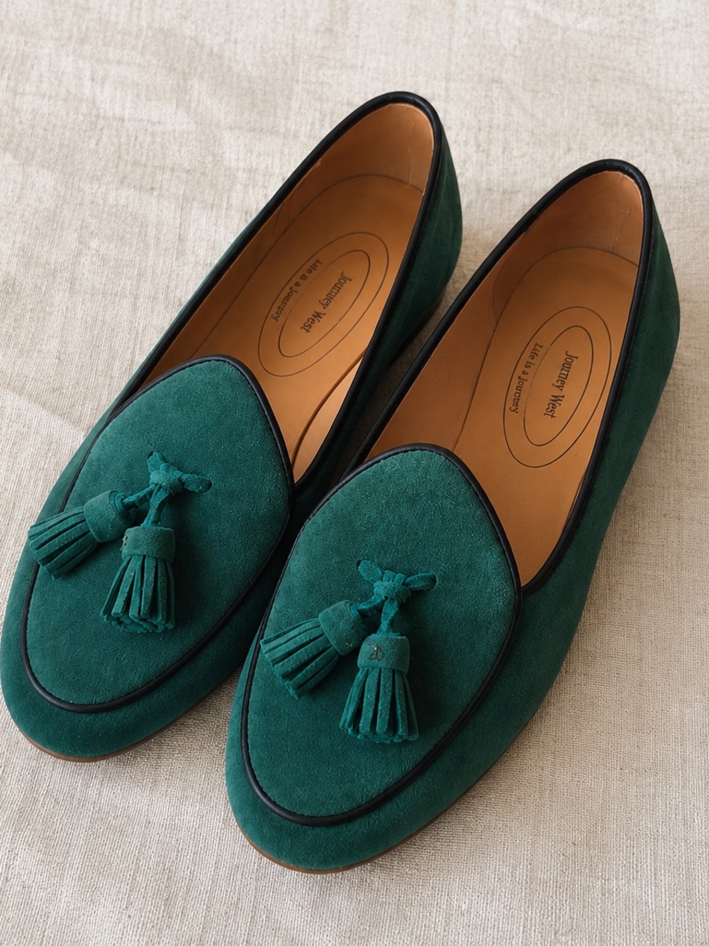Journey West Emerald Green Suede Tassel Loafers Size 7M Quiet Luxury